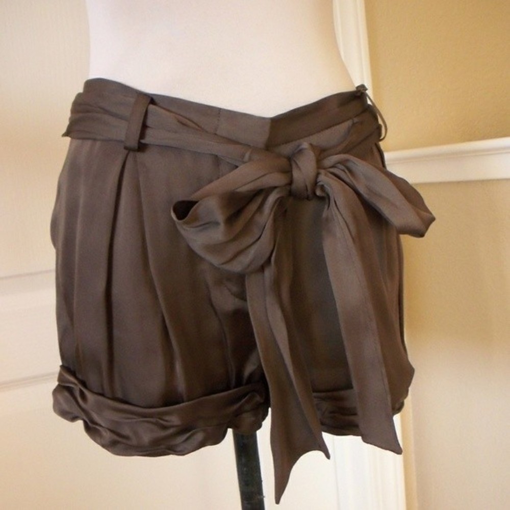 BCBGMAXAZRIA SATIN SHORTS BOHO BELTED SIZE 2 WOMENS SZ 2